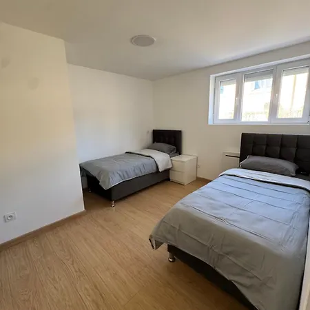Grand T2 Renove Coeur De St-priest Avec Parking Saint-Priest (Rhone)