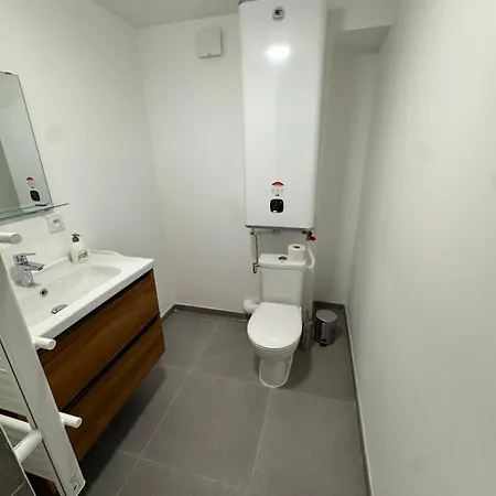 Apartment Grand T2 Renove Coeur De St-priest Avec Parking Saint-Priest (Rhone)